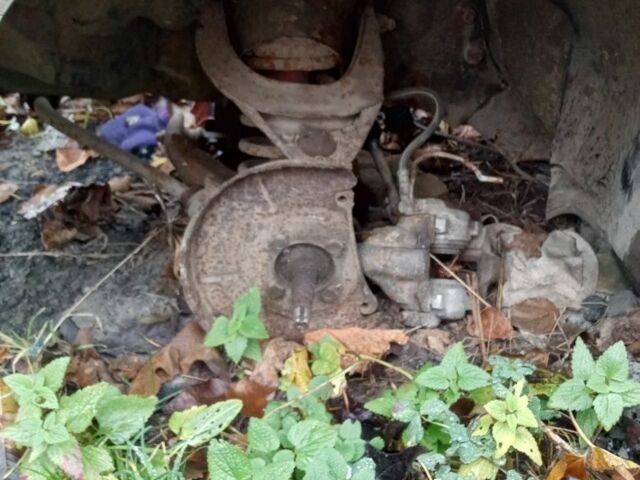 Красный ВАЗ 2105, объемом двигателя 0 л и пробегом 320 тыс. км за 450 $, фото 4 на Automoto.ua