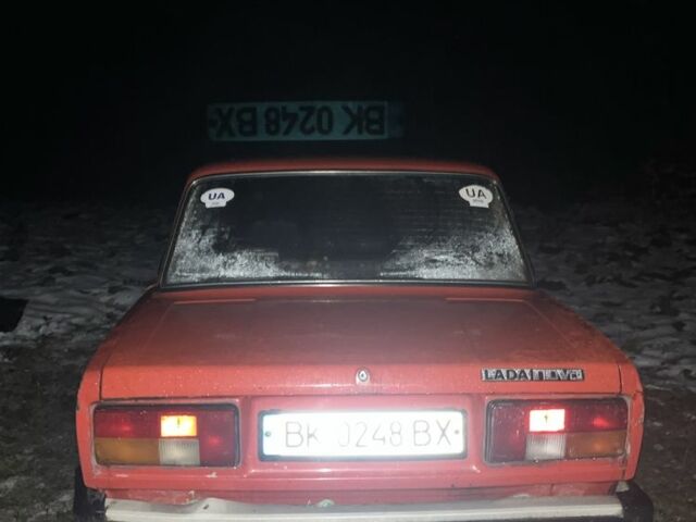 Красный ВАЗ 2105, объемом двигателя 1.2 л и пробегом 100 тыс. км за 319 $, фото 3 на Automoto.ua