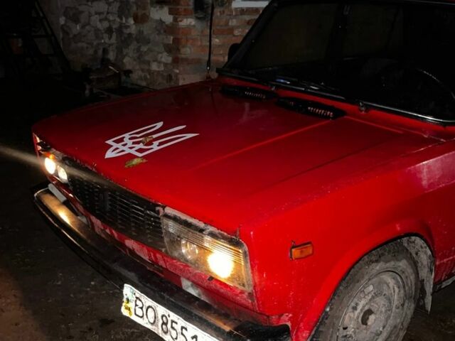 Красный ВАЗ 2105, объемом двигателя 1.6 л и пробегом 666 тыс. км за 225 $, фото 2 на Automoto.ua