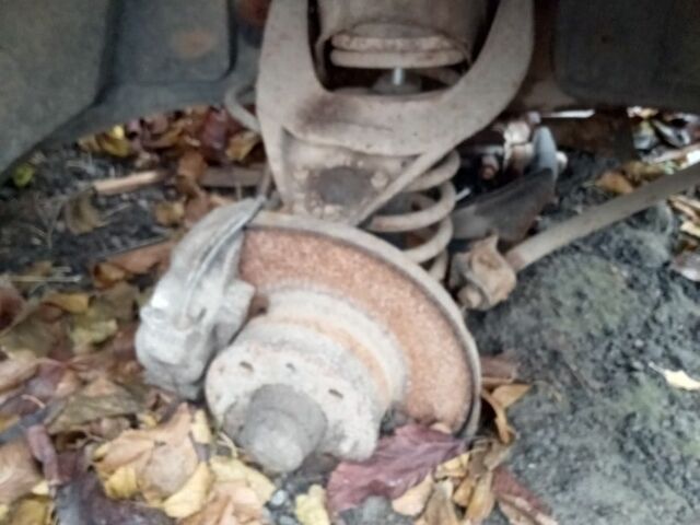 Красный ВАЗ 2105, объемом двигателя 0 л и пробегом 320 тыс. км за 450 $, фото 7 на Automoto.ua