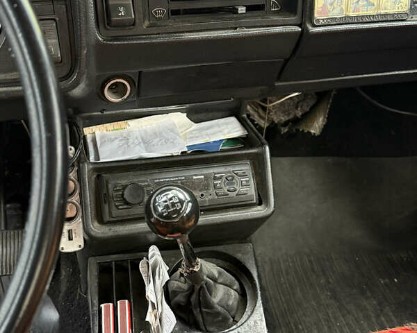 Красный ВАЗ 2105, объемом двигателя 1.5 л и пробегом 83 тыс. км за 500 $, фото 9 на Automoto.ua