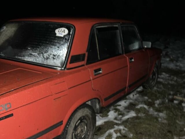 Красный ВАЗ 2105, объемом двигателя 1.2 л и пробегом 100 тыс. км за 319 $, фото 4 на Automoto.ua