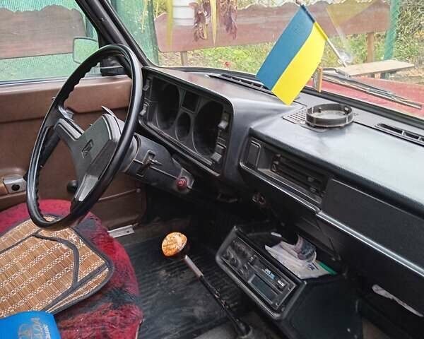 Красный ВАЗ 2105, объемом двигателя 1.29 л и пробегом 150 тыс. км за 1000 $, фото 2 на Automoto.ua