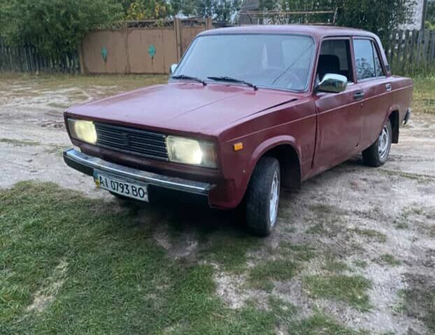 Красный ВАЗ 2105, объемом двигателя 2 л и пробегом 300 тыс. км за 389 $, фото 1 на Automoto.ua