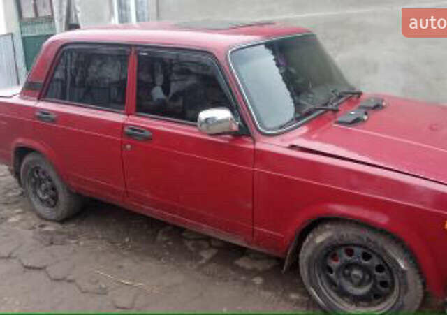 Красный ВАЗ 2105, объемом двигателя 1.2 л и пробегом 274 тыс. км за 850 $, фото 2 на Automoto.ua