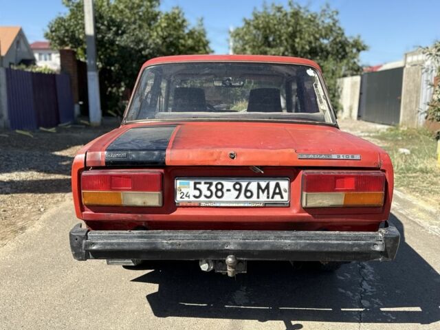 Красный ВАЗ 2105, объемом двигателя 1.5 л и пробегом 100 тыс. км за 350 $, фото 4 на Automoto.ua