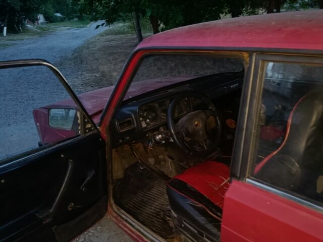 Красный ВАЗ 2105, объемом двигателя 1.5 л и пробегом 1 тыс. км за 284 $, фото 5 на Automoto.ua