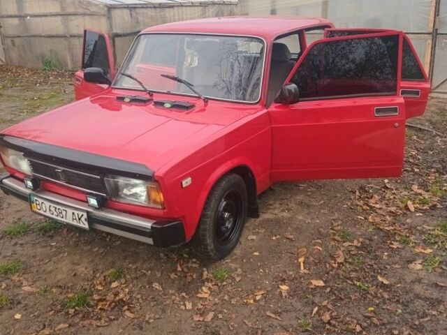 Красный ВАЗ 2105, объемом двигателя 1.5 л и пробегом 50 тыс. км за 1200 $, фото 1 на Automoto.ua