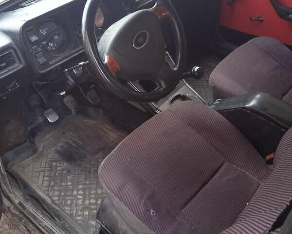 Красный ВАЗ 2105, объемом двигателя 1.3 л и пробегом 300 тыс. км за 478 $, фото 5 на Automoto.ua