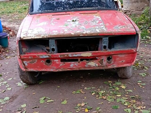 ВАЗ 2105 1990 в Валках на Automoto.ua Красный ВАЗ 2105, объемом двигателя 1.3 л и пробегом 0 тыс. км за 200 $, фото 5 на Automoto.ua