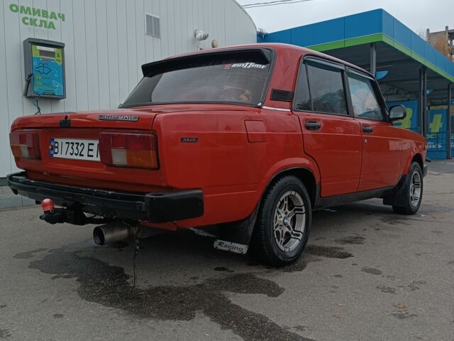 Красный ВАЗ 2105, объемом двигателя 1.5 л и пробегом 777 тыс. км за 1111 $, фото 3 на Automoto.ua