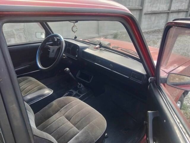 Красный ВАЗ 2105, объемом двигателя 0 л и пробегом 190 тыс. км за 1050 $, фото 5 на Automoto.ua