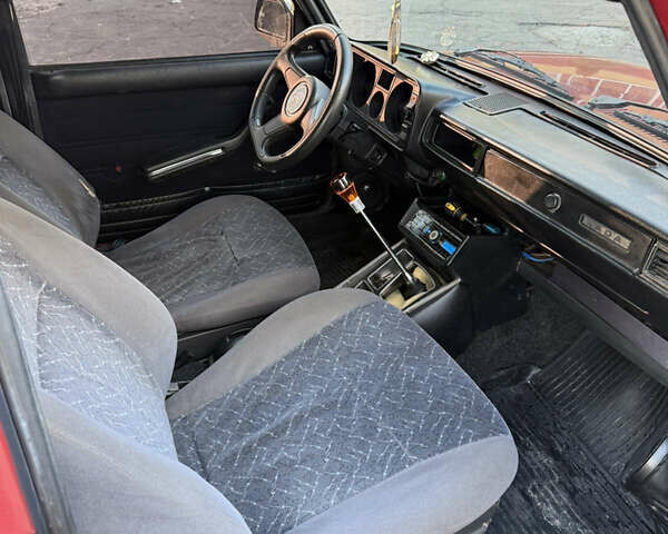 Красный ВАЗ 2105, объемом двигателя 1.5 л и пробегом 5 тыс. км за 1000 $, фото 12 на Automoto.ua