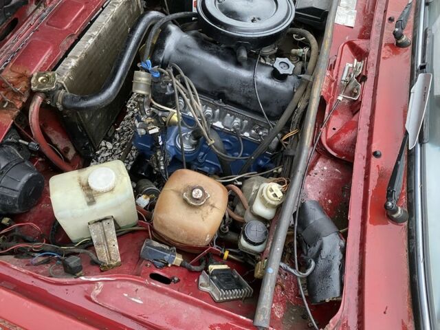 Красный ВАЗ 2105, объемом двигателя 1.5 л и пробегом 100 тыс. км за 500 $, фото 3 на Automoto.ua