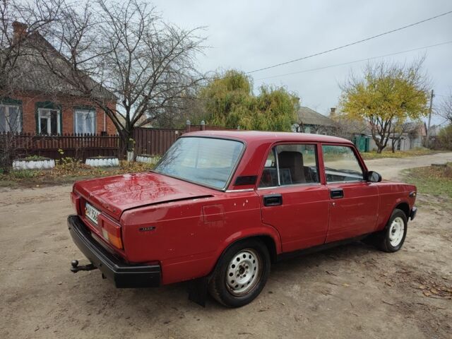 Красный ВАЗ 2105, объемом двигателя 1.5 л и пробегом 100 тыс. км за 400 $, фото 3 на Automoto.ua