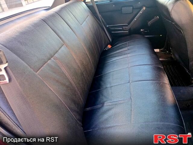 Красный ВАЗ 2105, объемом двигателя 1.5 л и пробегом 76 тыс. км за 1200 $, фото 10 на Automoto.ua