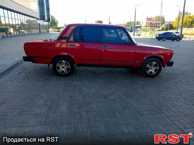 Красный ВАЗ 2105, объемом двигателя 1.5 л и пробегом 76 тыс. км за 1200 $, фото 2 на Automoto.ua