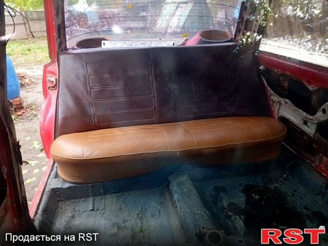ВАЗ 2105 1990 в Валках на Automoto.ua Красный ВАЗ 2105, объемом двигателя 1.3 л и пробегом 0 тыс. км за 200 $, фото 3 на Automoto.ua