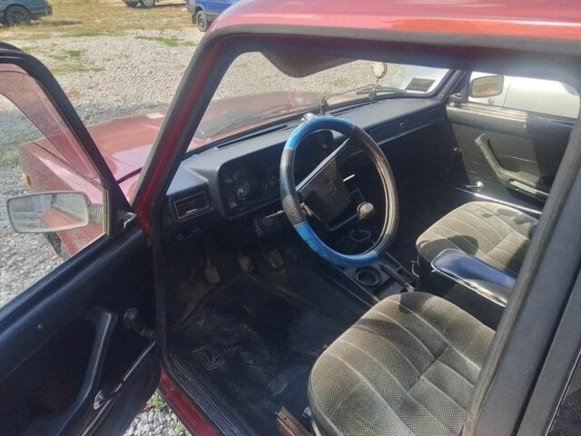 Красный ВАЗ 2105, объемом двигателя 0 л и пробегом 190 тыс. км за 1050 $, фото 4 на Automoto.ua