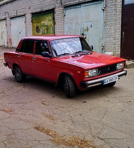 Красный ВАЗ 2105, объемом двигателя 1.3 л и пробегом 337 тыс. км за 1000 $, фото 1 на Automoto.ua