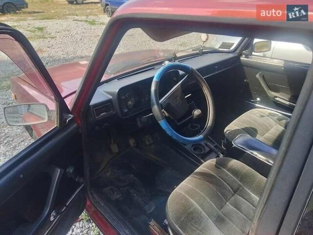 Красный ВАЗ 2105, объемом двигателя 0 л и пробегом 190 тыс. км за 1050 $, фото 3 на Automoto.ua