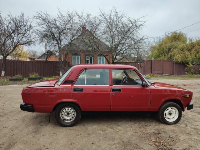 Красный ВАЗ 2105, объемом двигателя 1.5 л и пробегом 100 тыс. км за 400 $, фото 1 на Automoto.ua
