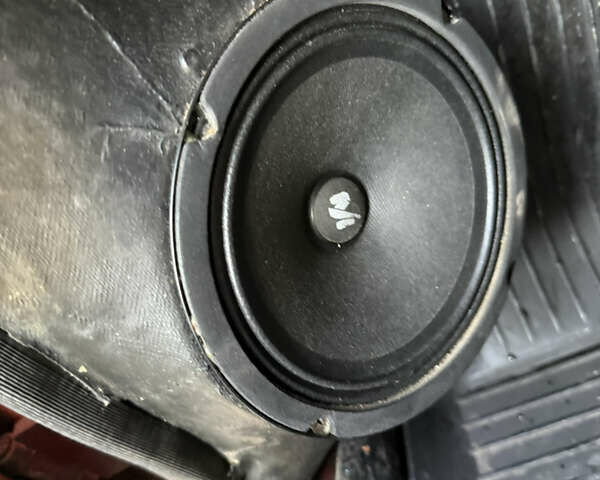 Красный ВАЗ 2105, объемом двигателя 1.5 л и пробегом 5 тыс. км за 1000 $, фото 17 на Automoto.ua