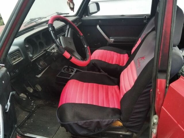 Красный ВАЗ 2105, объемом двигателя 1.5 л и пробегом 60 тыс. км за 600 $, фото 2 на Automoto.ua