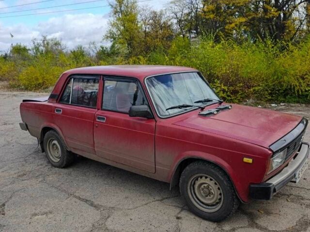 Красный ВАЗ 2105, объемом двигателя 1.5 л и пробегом 240 тыс. км за 550 $, фото 1 на Automoto.ua