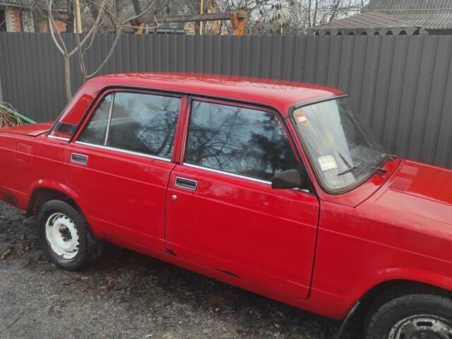 Красный ВАЗ 2105, объемом двигателя 1 л и пробегом 313 тыс. км за 475 $, фото 4 на Automoto.ua