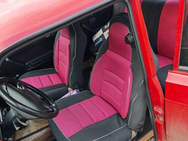 Красный ВАЗ 2105, объемом двигателя 1.5 л и пробегом 240 тыс. км за 550 $, фото 3 на Automoto.ua