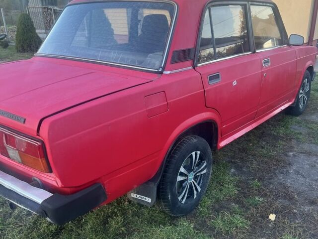 ВАЗ 2105 1991 в Ковель на Automoto.ua Красный ВАЗ 2105, объемом двигателя 0 л и пробегом 40 тыс. км за 404 $, фото 4 на Automoto.ua