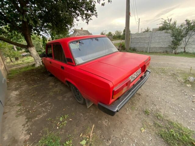 Красный ВАЗ 2105, объемом двигателя 1.5 л и пробегом 40 тыс. км за 1000 $, фото 1 на Automoto.ua