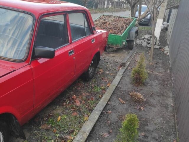 Красный ВАЗ 2105, объемом двигателя 1 л и пробегом 313 тыс. км за 475 $, фото 1 на Automoto.ua