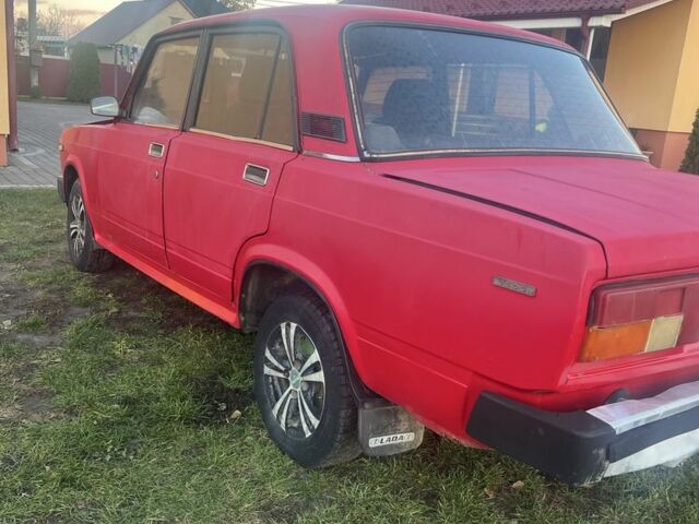 ВАЗ 2105 1991 в Ковель на Automoto.ua Красный ВАЗ 2105, объемом двигателя 0 л и пробегом 40 тыс. км за 404 $, фото 2 на Automoto.ua