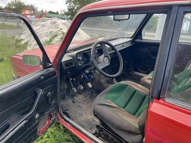 Красный ВАЗ 2105, объемом двигателя 0 л и пробегом 90 тыс. км за 304 $, фото 4 на Automoto.ua