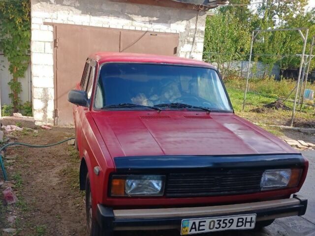 Красный ВАЗ 2105, объемом двигателя 1.5 л и пробегом 777 тыс. км за 1100 $, фото 2 на Automoto.ua