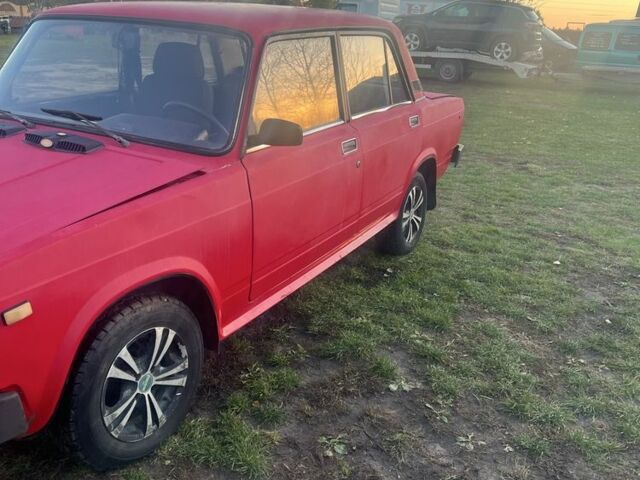 ВАЗ 2105 1991 в Ковель на Automoto.ua Красный ВАЗ 2105, объемом двигателя 0 л и пробегом 40 тыс. км за 404 $, фото 1 на Automoto.ua