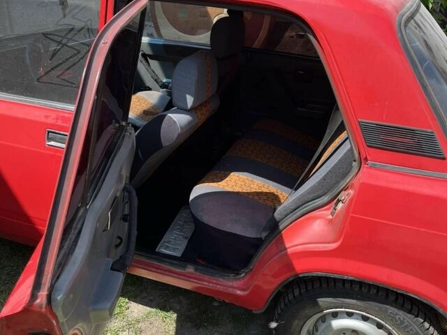 ВАЗ 2105 1991 в Черновцах на Automoto.ua Красный ВАЗ 2105, объемом двигателя 1.2 л и пробегом 200 тыс. км за 715 $, фото 5 на Automoto.ua