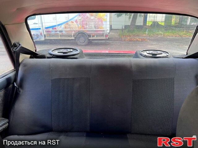Красный ВАЗ 2105, объемом двигателя 1.5 л и пробегом 0 тыс. км за 550 $, фото 3 на Automoto.ua