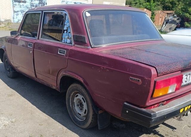 Красный ВАЗ 2105, объемом двигателя 1.3 л и пробегом 100 тыс. км за 362 $, фото 3 на Automoto.ua