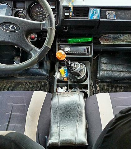 Красный ВАЗ 2105, объемом двигателя 1.5 л и пробегом 200 тыс. км за 900 $, фото 1 на Automoto.ua