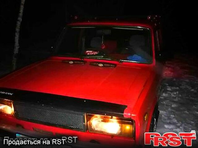 Красный ВАЗ 2105, объемом двигателя 1.5 л и пробегом 1 тыс. км за 1050 $, фото 7 на Automoto.ua