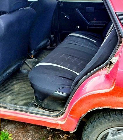 Красный ВАЗ 2105, объемом двигателя 1.5 л и пробегом 200 тыс. км за 900 $, фото 2 на Automoto.ua