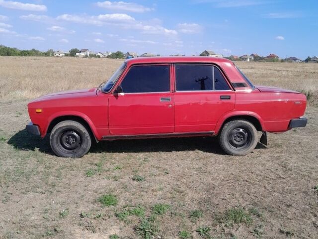 Красный ВАЗ 2105, объемом двигателя 2 л и пробегом 68 тыс. км за 1100 $, фото 3 на Automoto.ua