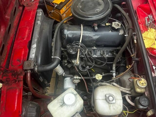 Красный ВАЗ 2105, объемом двигателя 1.5 л и пробегом 71 тыс. км за 834 $, фото 3 на Automoto.ua