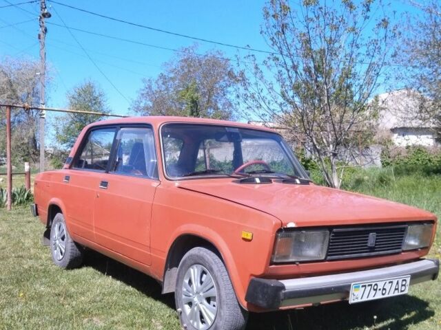 Красный ВАЗ 2105, объемом двигателя 1 л и пробегом 1000 тыс. км за 1000 $, фото 1 на Automoto.ua