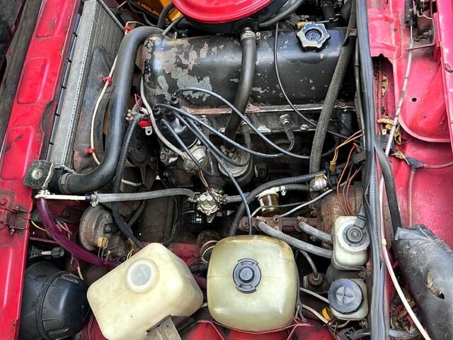 Красный ВАЗ 2105, объемом двигателя 1.5 л и пробегом 0 тыс. км за 550 $, фото 4 на Automoto.ua