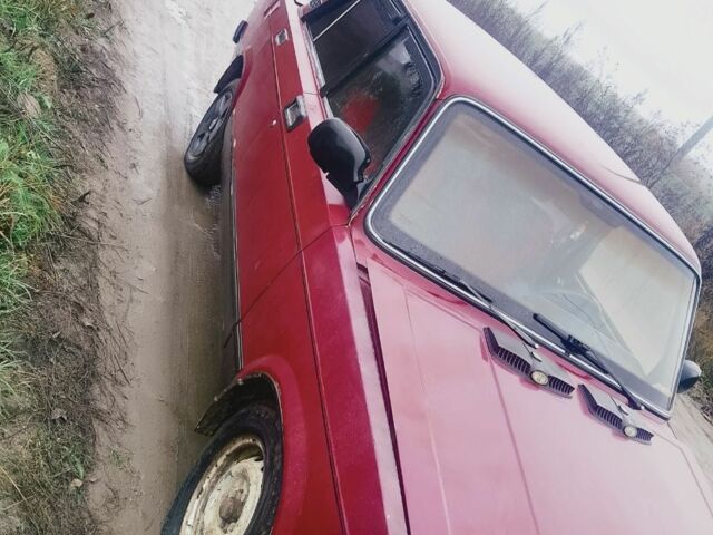 Красный ВАЗ 2105, объемом двигателя 1 л и пробегом 1 тыс. км за 237 $, фото 2 на Automoto.ua