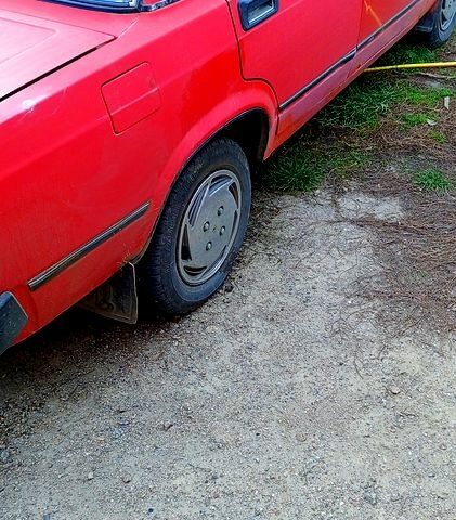 Красный ВАЗ 2105, объемом двигателя 1.5 л и пробегом 200 тыс. км за 900 $, фото 10 на Automoto.ua